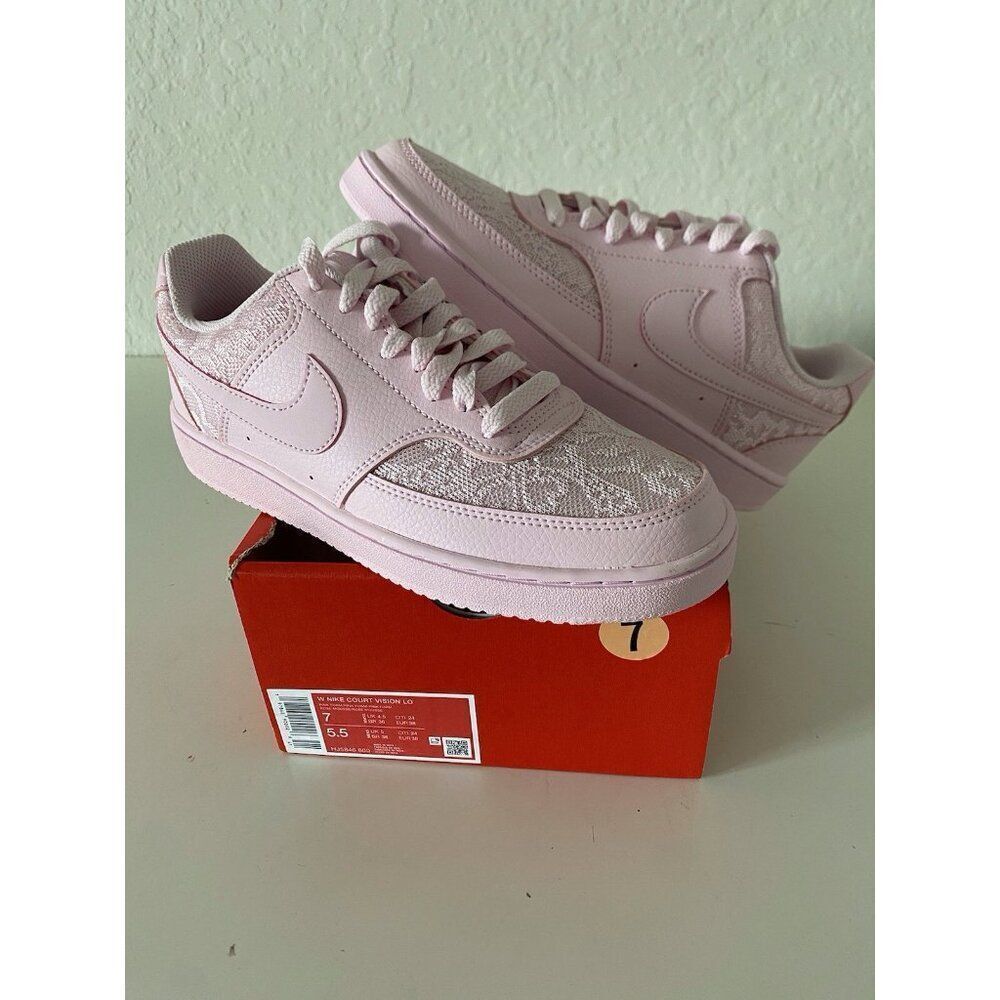 Nike Women's Athletic Shoes Pink Lace Low-Top Sneakers